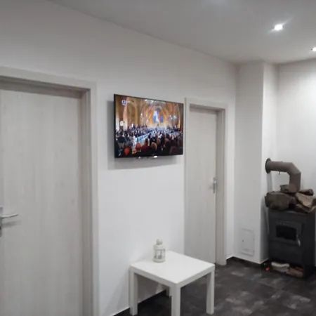 Nižbor Samostatný V Zahradě Prázdninový dům
